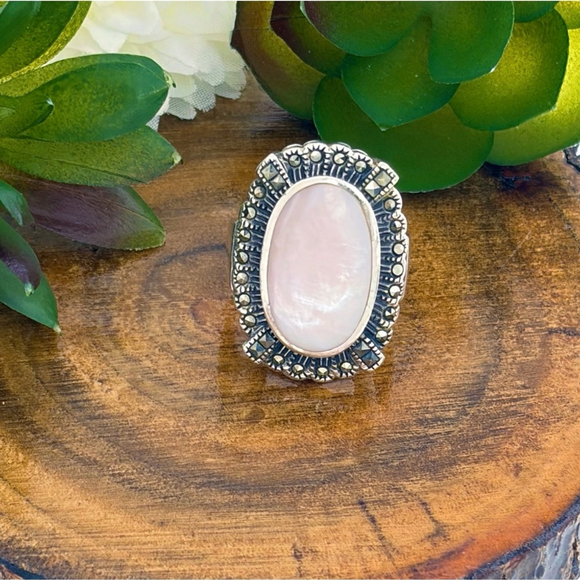 Sterling Silver 925 Vintage Marcasite and Mother of Pearl Ring Size 7 Chunky GUC - Picture 3 of 12